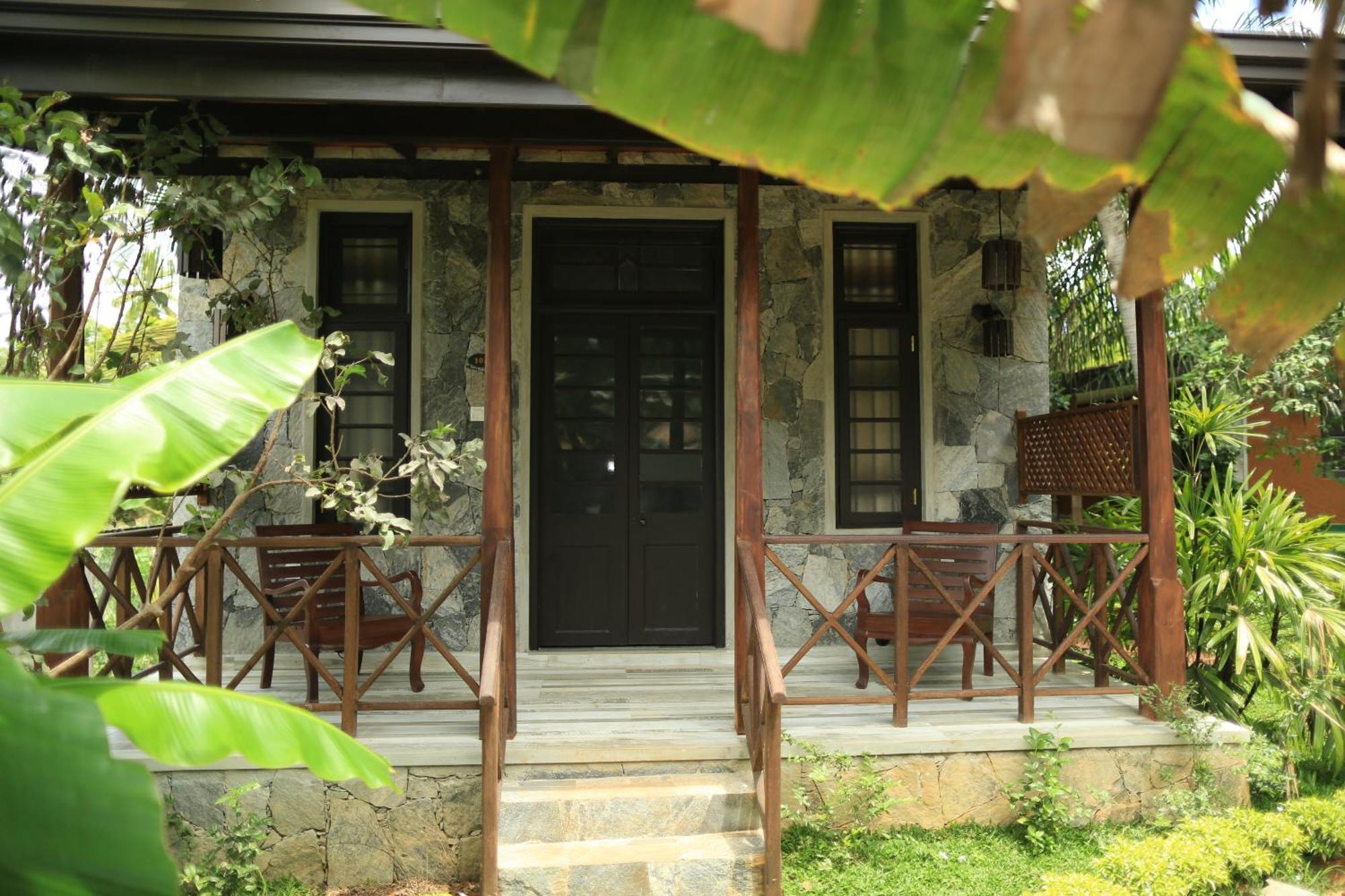 Villa Pinnawala & Restaurant Exterior photo